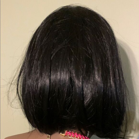 Beautiful Black Heat Resistant Synthetic Wig.  Very soft.  Feels real - Picture 1 of 13